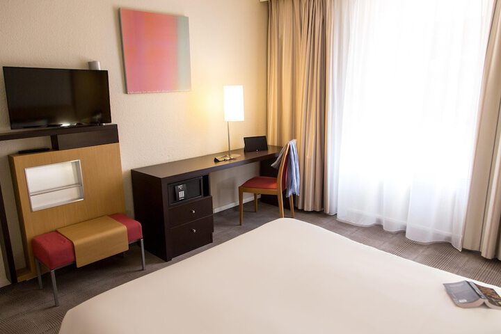 Room 16 of 95