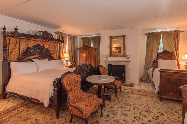 Room 27 of 63