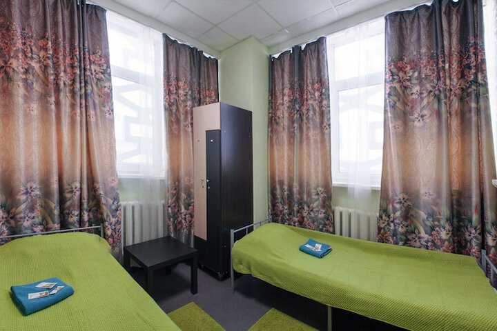 Room 6 of 32