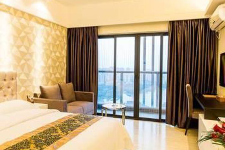 Room 3 of 7