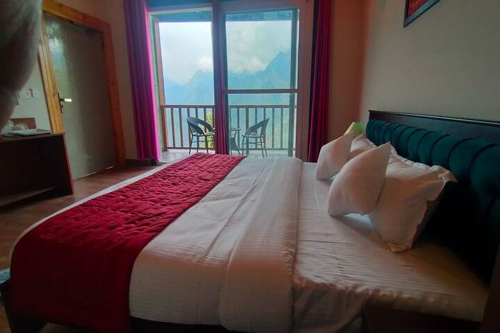 Room 9 of 31