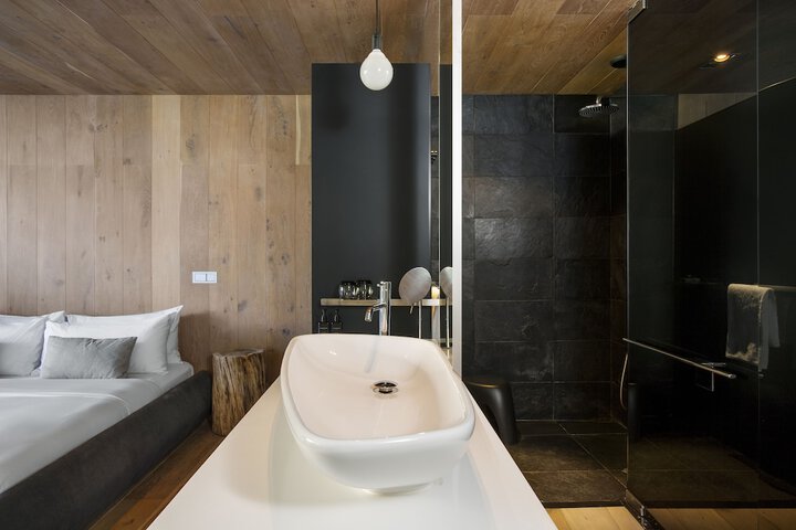 Room 26 of 58
