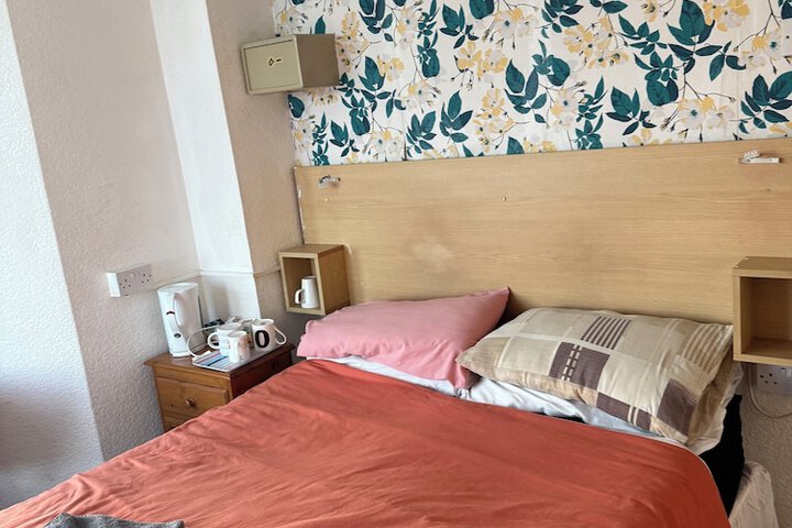 Room 18 of 43
