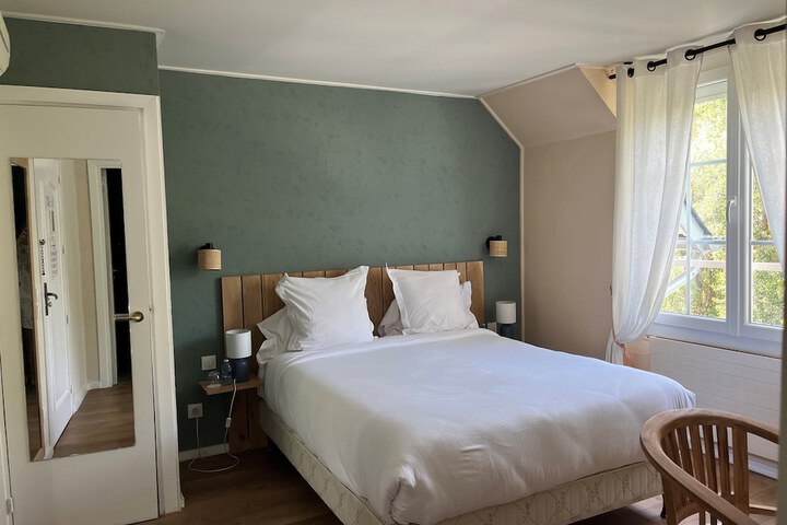 Room 6 of 24