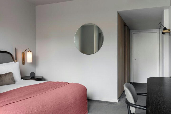 Room 48 of 124