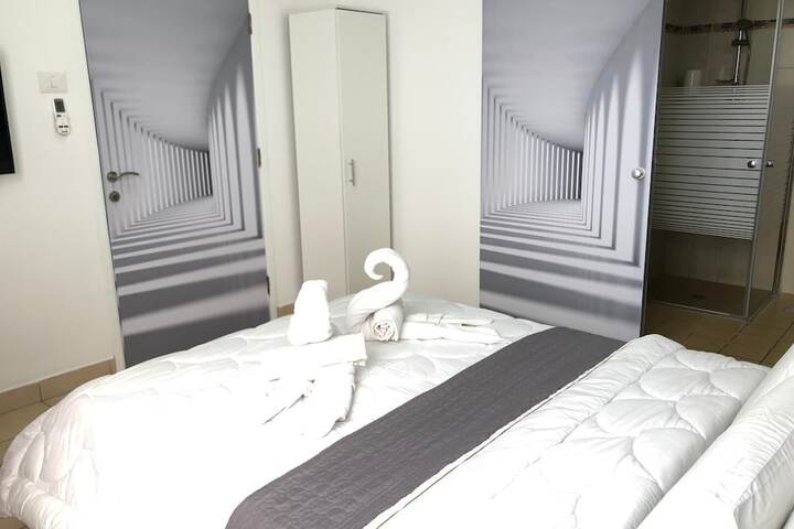 Room 79 of 140