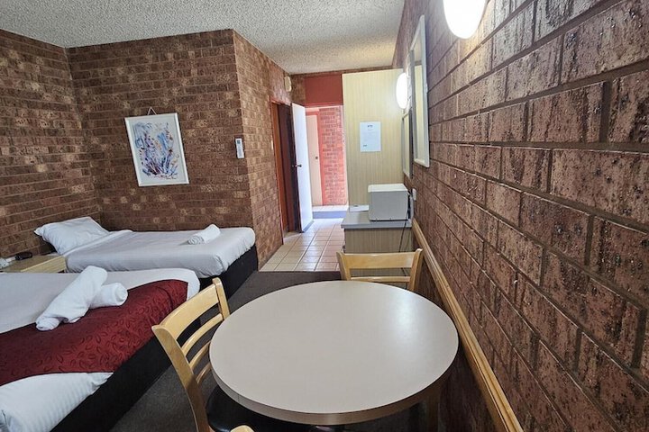 Room 7 of 34