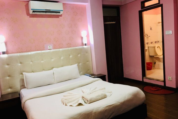 Room 16 of 44