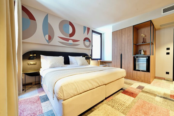 Room 26 of 108