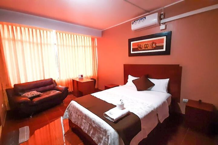 Room 4 of 13