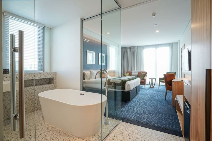 Room 14 of 39