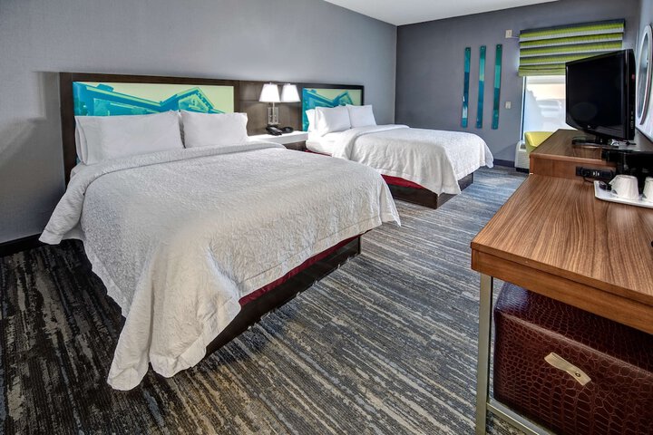 2 Queen Beds (9 of 9)
