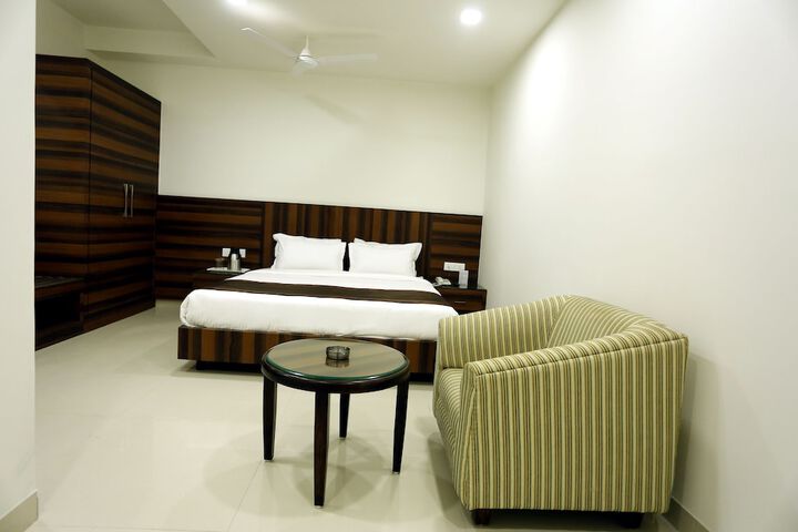 Room 6 of 21