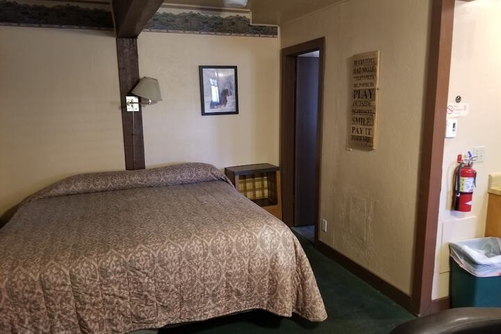 Room 24 of 149