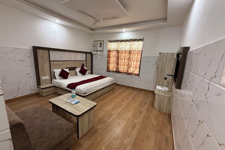 Room 9 of 29
