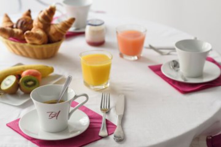 Breakfast/Coffee Service 63 of 86