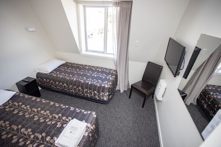 Room 9 of 39