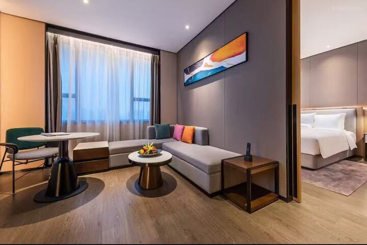 Room 8 of 38