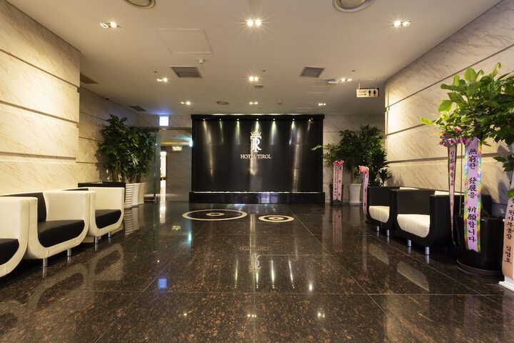 Hotel Interior 5 of 42