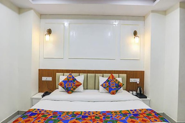 Room 15 of 26