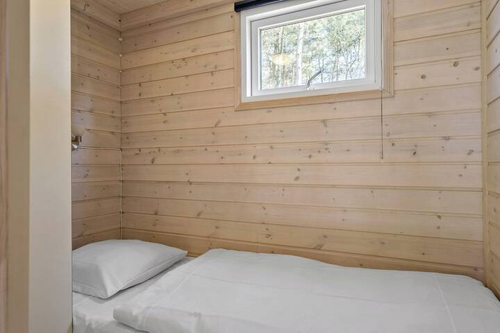 Room 8 of 23
