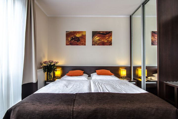 Room 10 of 75