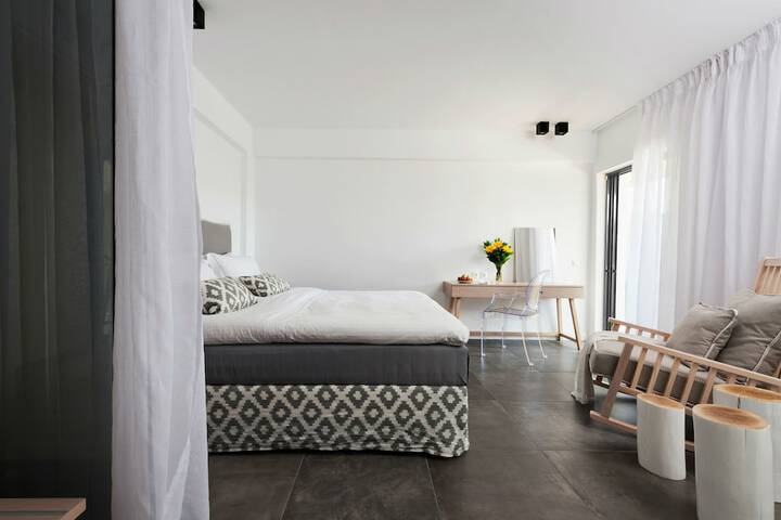 Room 15 of 95