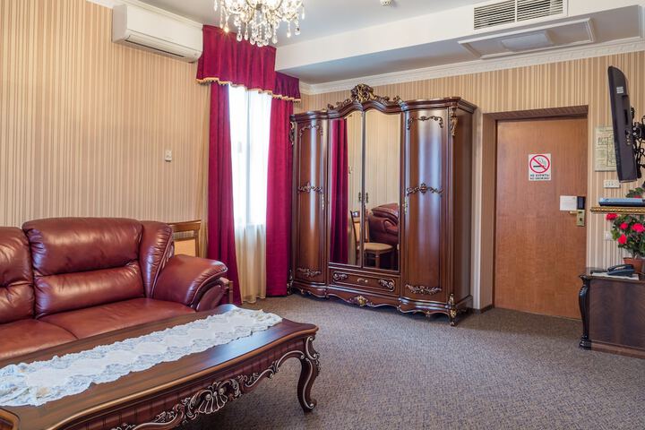 Room 37 of 63