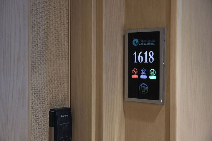 Ballroom/Hall 172 of 181