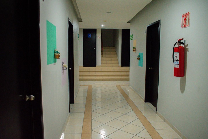Ballroom/Hall 91 of 97