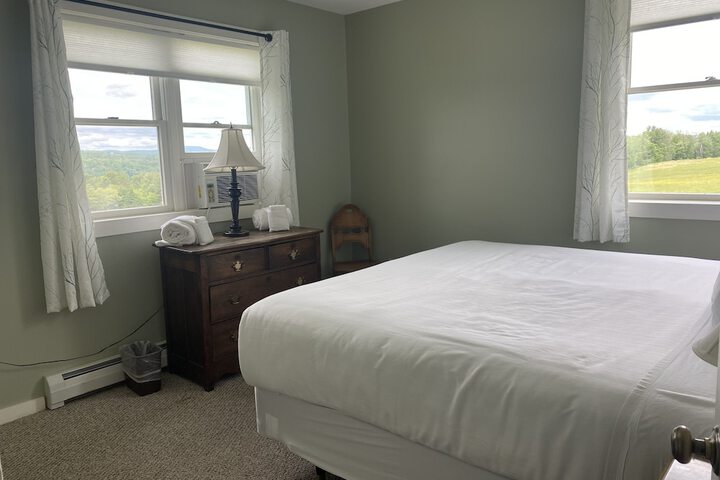 1 Queen Bed (6 of 80)