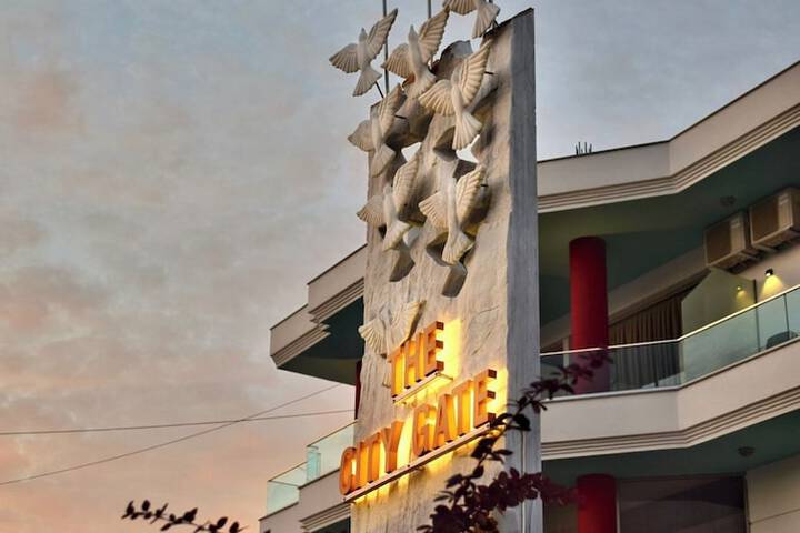 The City Gate Hotel