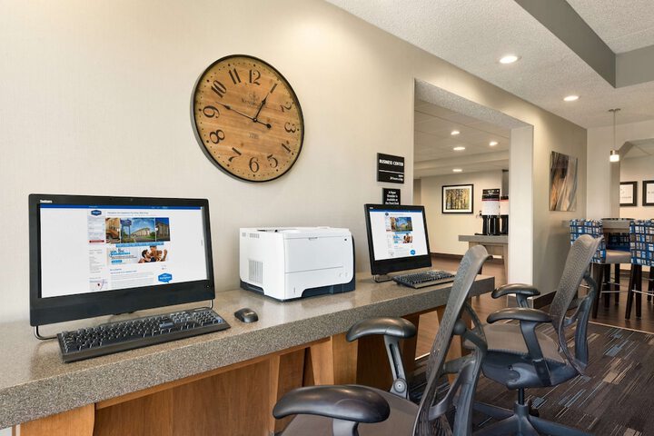 Business Center 27 of 30