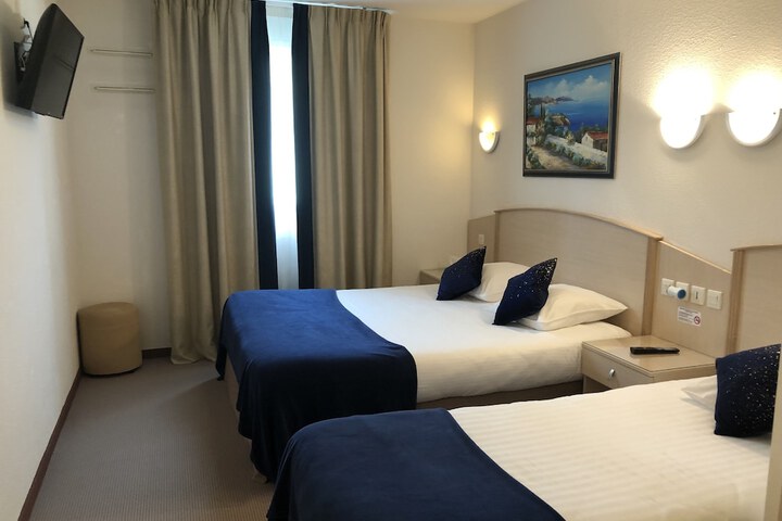 Room 8 of 59