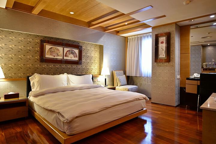 Room 15 of 164