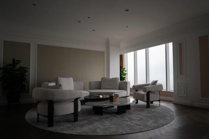 Room 90 of 378