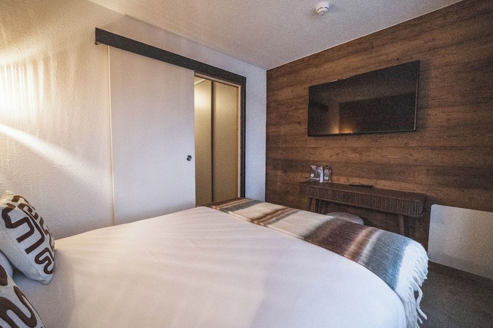 Room 44 of 149
