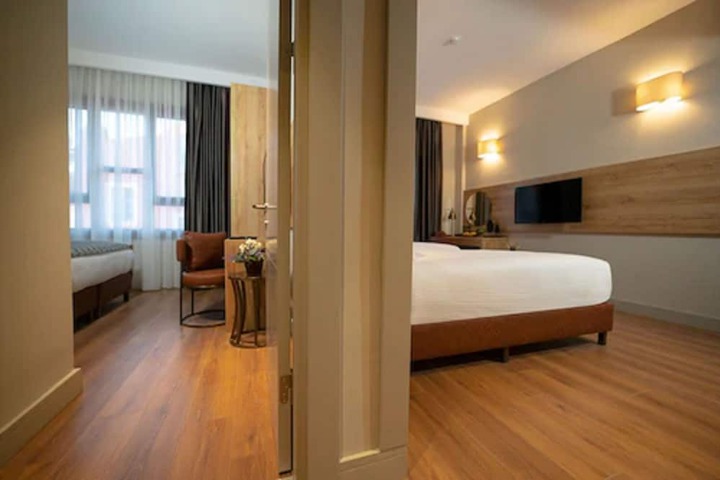 Room 55 of 110