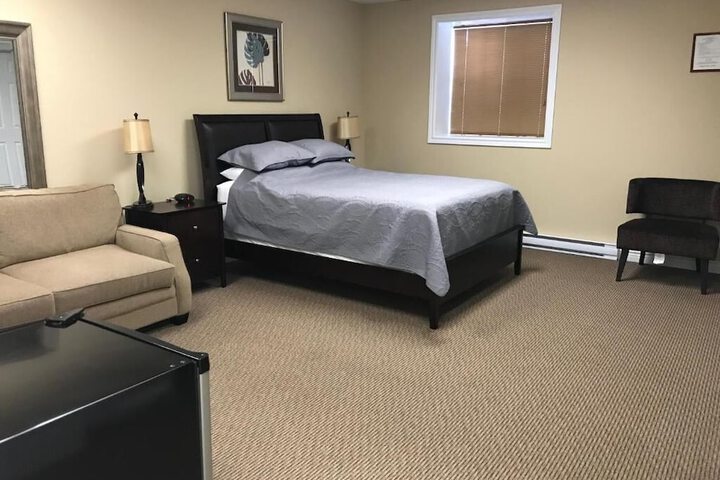 Room 8 of 19