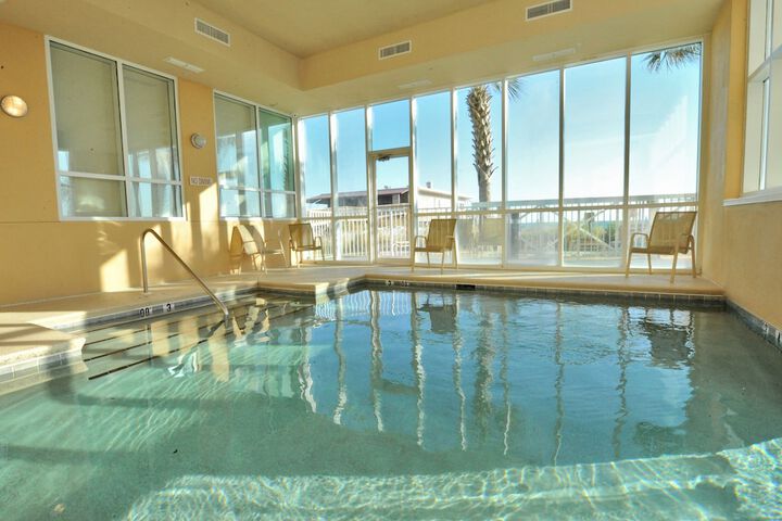 Hotel Pool