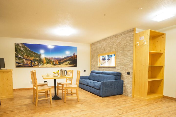 Room 18 of 37