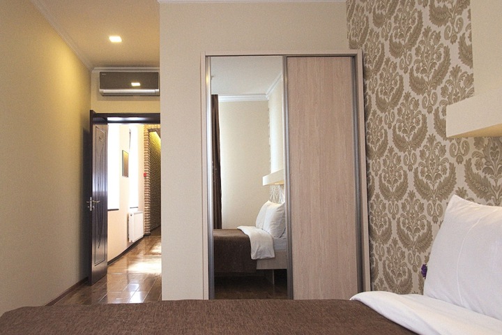 Room 11 of 134