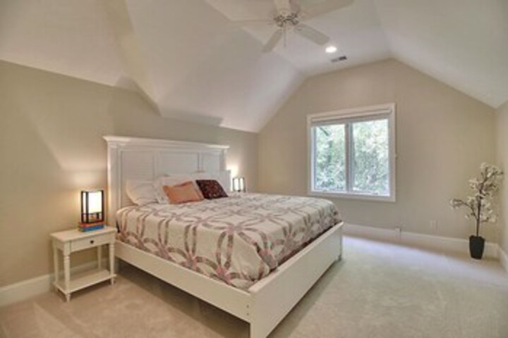 Room 21 of 27