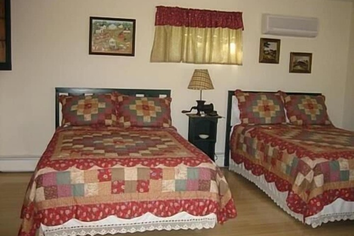 Room 6 of 18