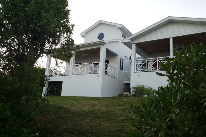 Hotel Exterior 17 of 27