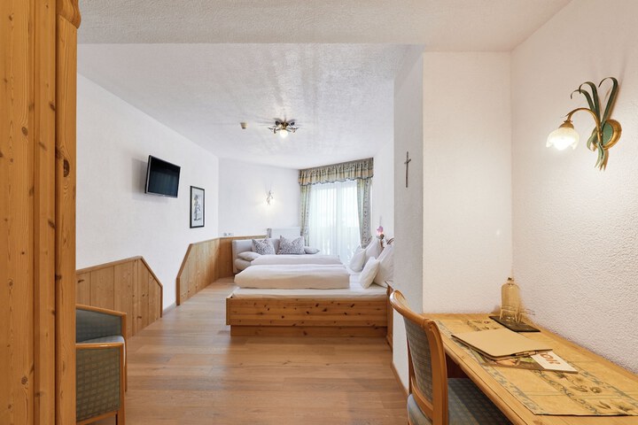 Room 46 of 137