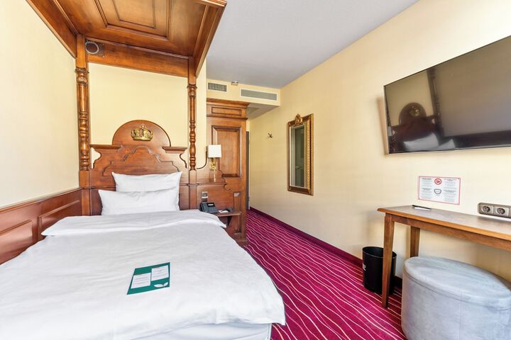 Room 36 of 111