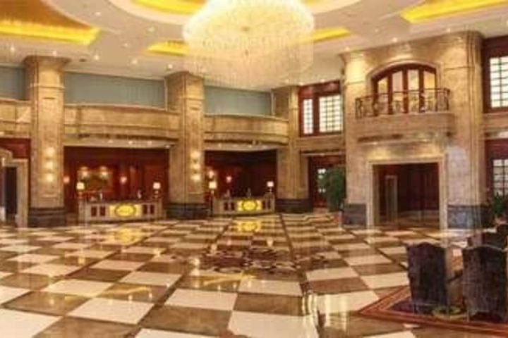 Entrance & Lobby