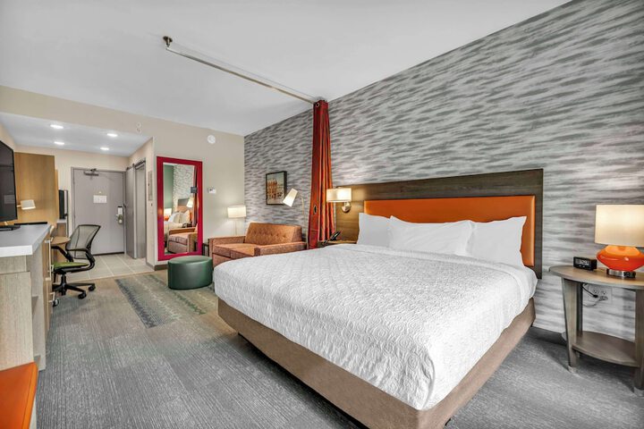 Room 32 of 86