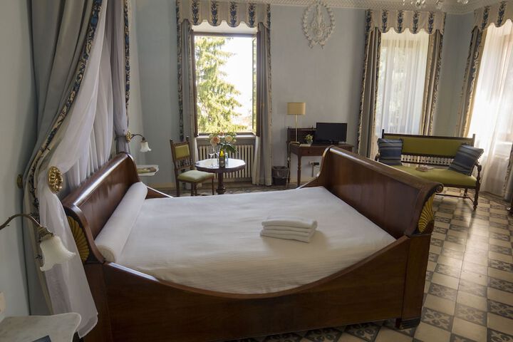 Room 22 of 42